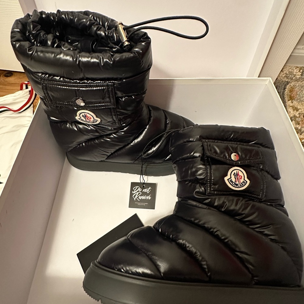 Moncler Gaia Quilted Nylon Pocket Snow Boots